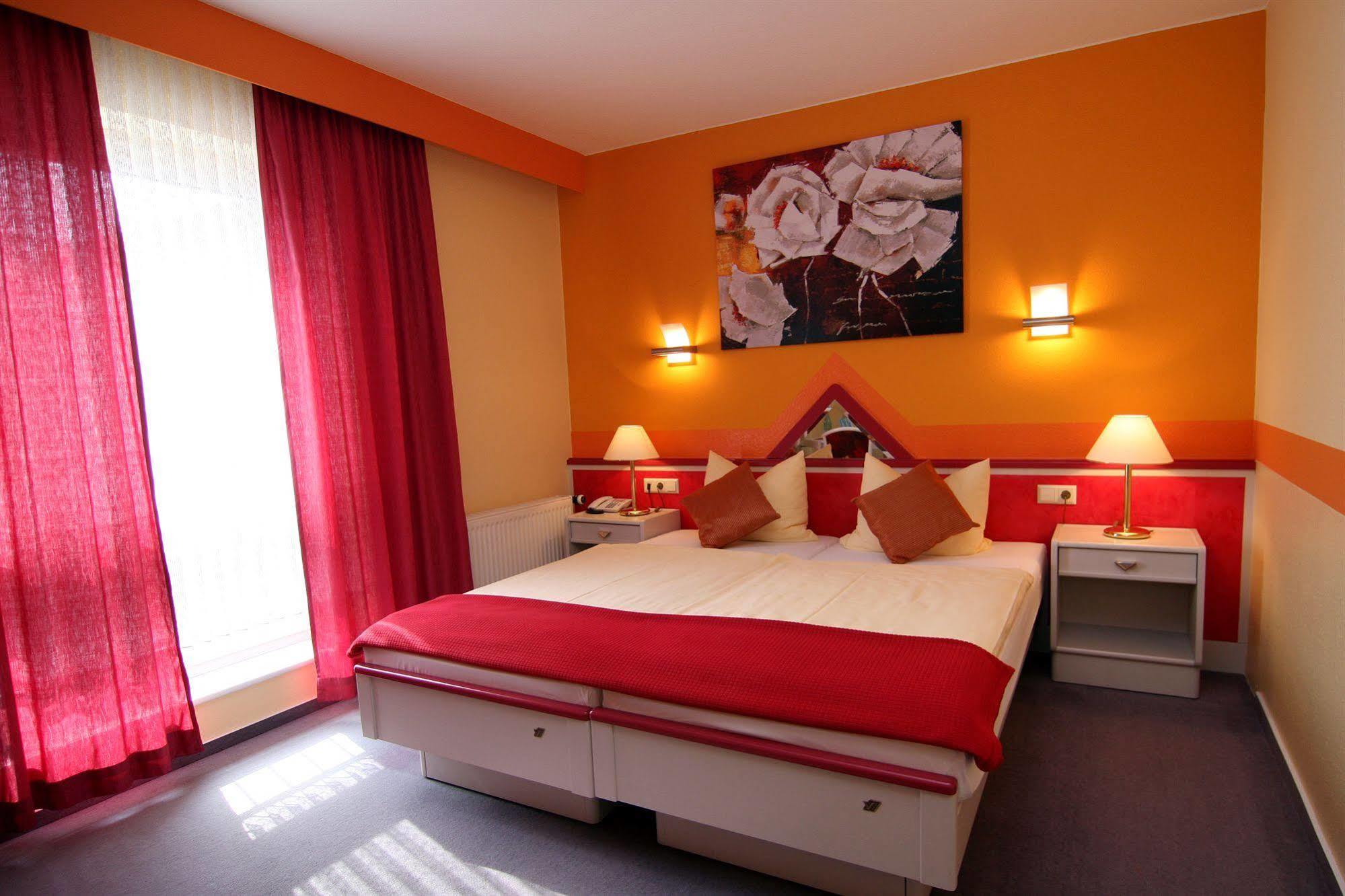 Hotel Maerkischer Hof Luckenwalde Exterior photo